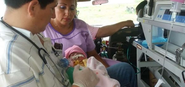 Nace una niña boliviana con el corazón fuera del tórax