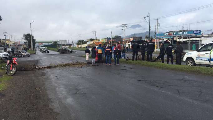 Vías bloqueadas en la provincia de Imbabura