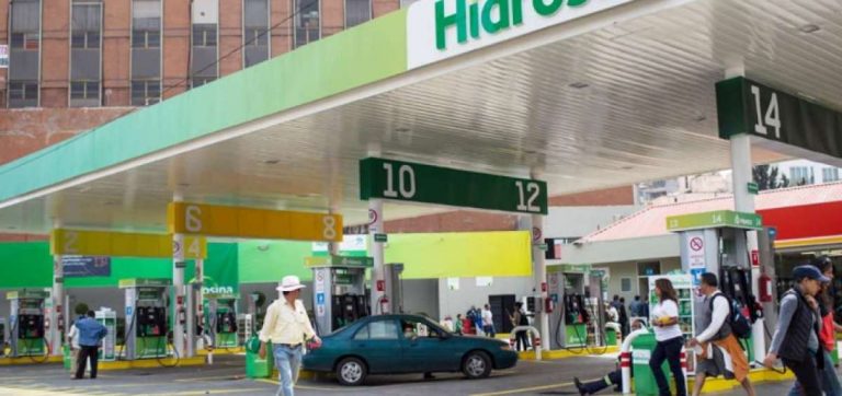 Ecuador ha establecido una línea gratuita telefónica para denunciar precios ilegales de las gasolinas.