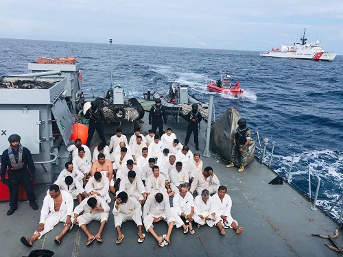 35 ecuatorianos son detenidos en aguas internacionales por transportar droga