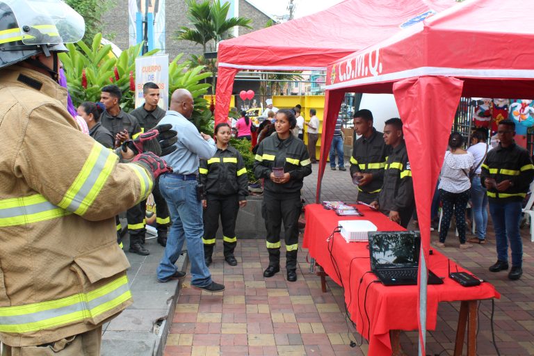 Feria de emprendimiento es realizada en Quevedo