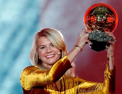 Hizo historia al ser la primera mujer en ganar el Balón oro pero esta pregunta empaño su triunfo…