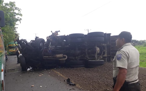 Accidente de tránsito en la vía San Juan-Isla de Bajucal