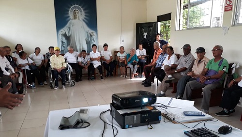 Adultos mayores participaron en taller sobre nutrición y salud en Quevedo