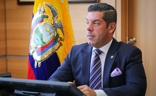 Ministro Raúl Ledesma deja el cargo y pasa a Gobernación del Guayas
