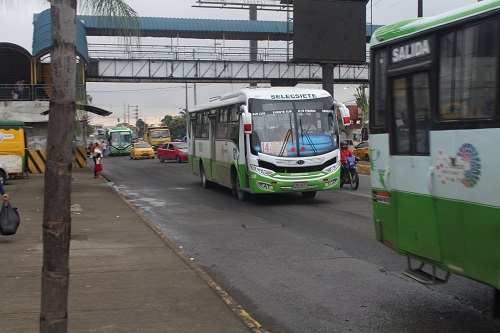 3 de junio: Buses urbanos de Quevedo salen trabajar