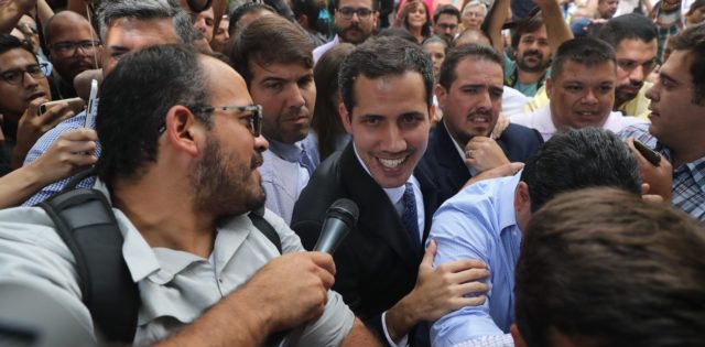 Juan Guaidó anuncia operativo nacional casa por casa para lograr apoyo de fuerzas armadas