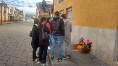 Puñaladas que hieren al Ecuador