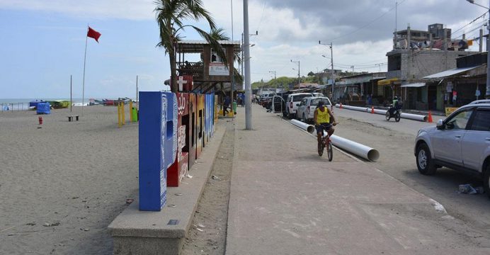 Tres personas fallecidas tras ingerir licor artesanal en Pedernales