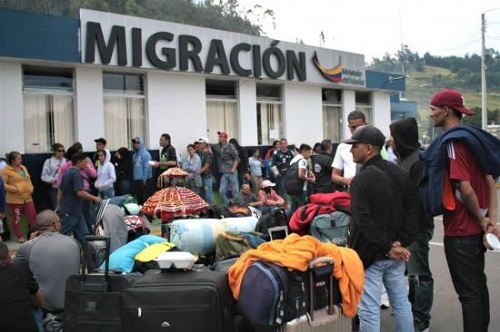 Ecuador extiende hasta abril la emergencia ante flujo migratorio de venezolanos