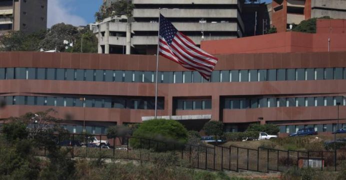 EE.UU. retirará a “todo el personal restante” de su embajada en Caracas