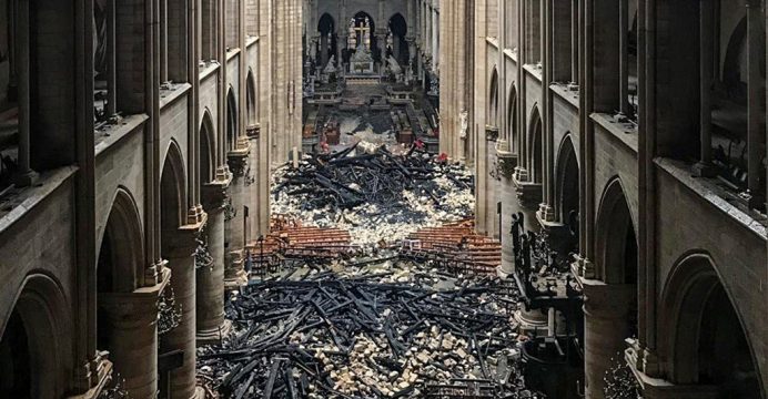 Catedral de Notre Dame será reconstruida en 5 años, aseguró Macron