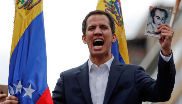 “Los soldados están para defender al pueblo”, dice Guaidó