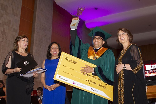 Un cuencano y una mexicana son los ganadores del Concurso de Excelencia Educativa de FIDAL