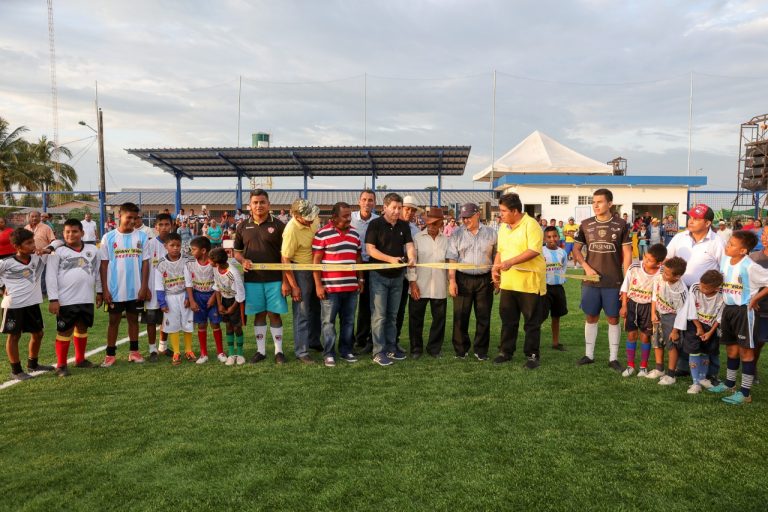Babahoyo: Se inauguró nuevo escenario deportivo en el recinto El Porvenir
