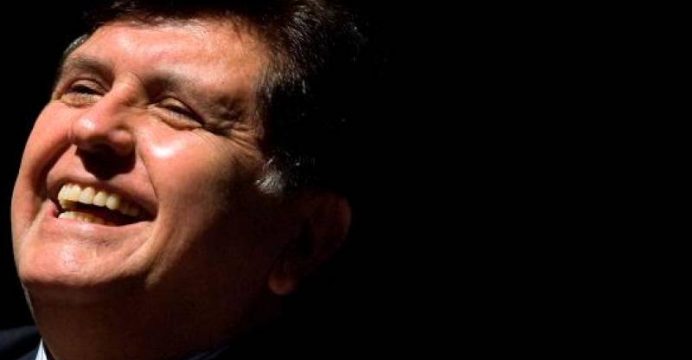 Abren investigación contra fiscales peruanos que investigaban a Alan García