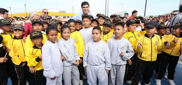 Vicepresidente de Ecuador entrega nueva unidad educativa en Santa Elena