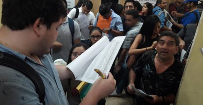 Pocas plazas para internado generan preocupación en estudiantes de medicina