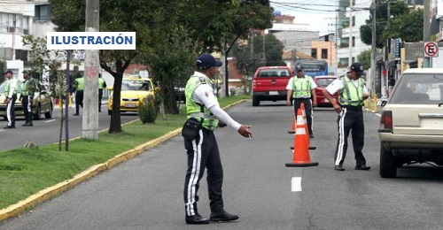 Vigilantes son detenidos al pedirle dinero a un conductor en El Empalme