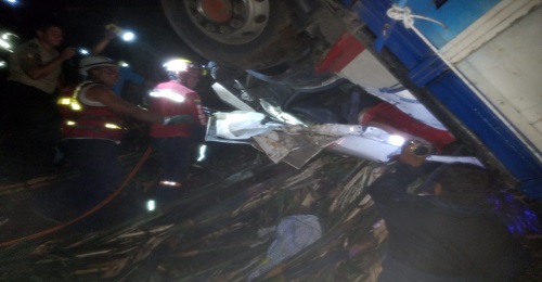 Chófer de camión quedó atrapado luego de un accidente de tránsito en Fumisa