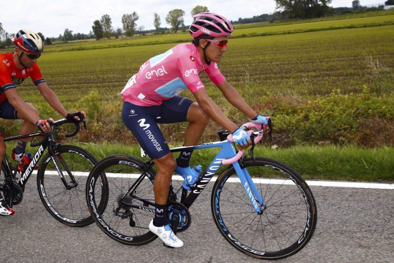 Carapaz se mantiene como líder del Giro de Italia