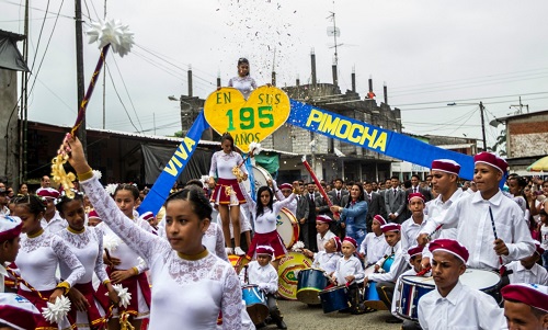 Pimocha celebra alegremente sus 195 años de parroquialización