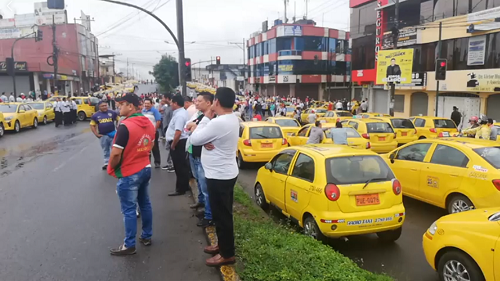 Santo Domingo: Taxistas paralizan actividades en forma de protesta