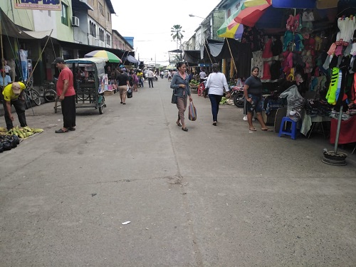 Vinces: Comerciantes mantienen limpia su área de trabajo