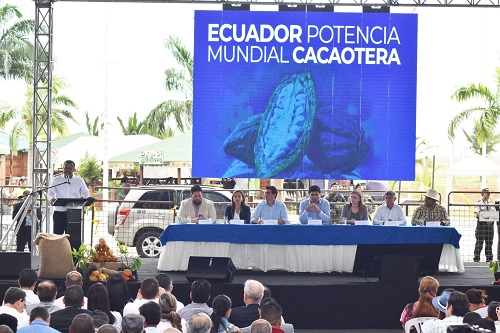 Esmeraldas: Gobierno y Unión Europea promueven Plan de Mejora Competitiva del Cacao