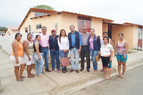 Vicealcalde de Valencia Visitó Plan de Vivienda en Quinsaloma