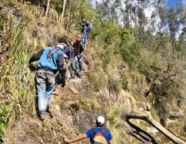 Venezolanos ingresan a Ecuador por rutas riesgosas