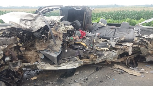 Accidente entre bus de transporte Sucre y camioneta deja un fallecido