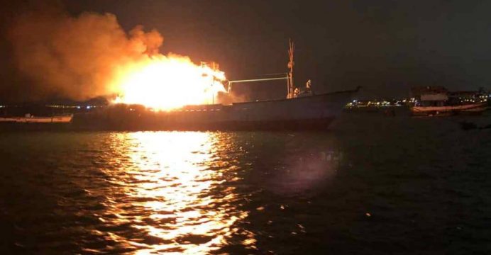 Manta: Incendio de embarcación alarmó a moradores