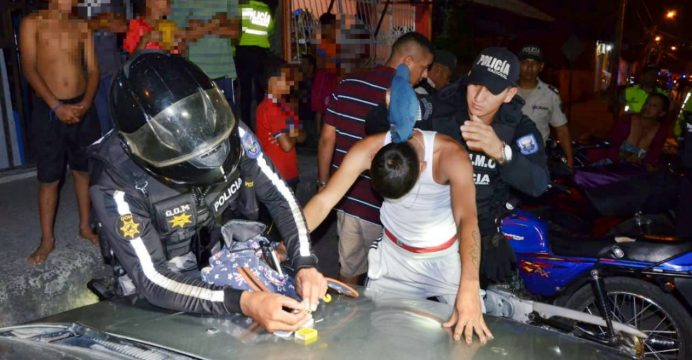 134 servidores militares y policiales realizan controles en conjunto en Manabí