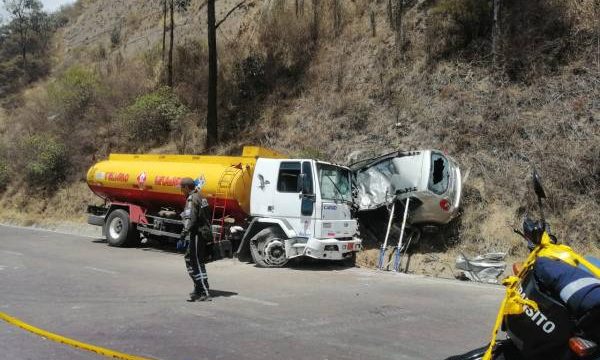 Mujer murió en accidente de tránsito en av. Simón Bolívar en Quito