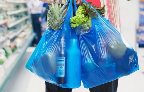 El impuesto a fundas plásticas no aplica en tiendas de barrio