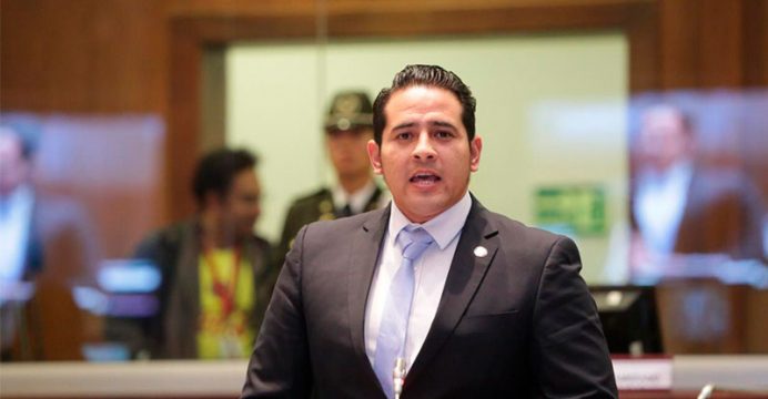Asambleísta Aleaga responsabiliza al presidente Moreno de su seguridad