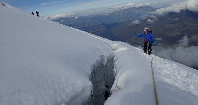 Extranjera muere al caer a una grieta del volcán Cotopaxi