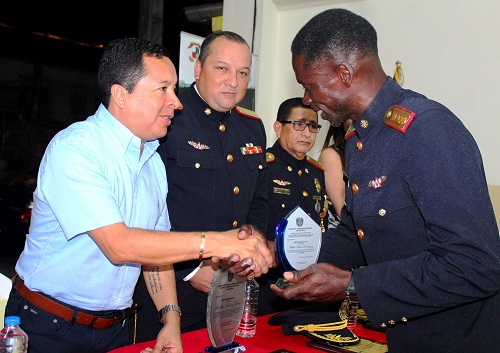 El Cuerpo de Bomberos de Quevedo celebró sus 103 años con nuevo vehículo