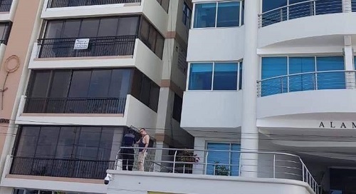 Un joven murió tras caer del piso 18 de un edificio en Salinas