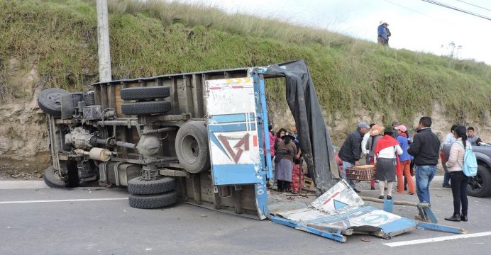 Menor de 2 años murió en accidente de tránsito en vía a Ambato