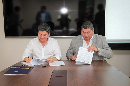 Gobierno de Los Ríos y alcaldía de Palenque firman convenio de vialidad