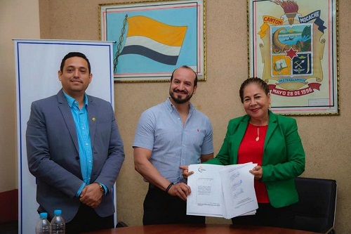 Alcaldía de Mocache firmó escritura de donación de terreno que fue entregado al Ministerio de Desarrollo Urbano y Vivienda