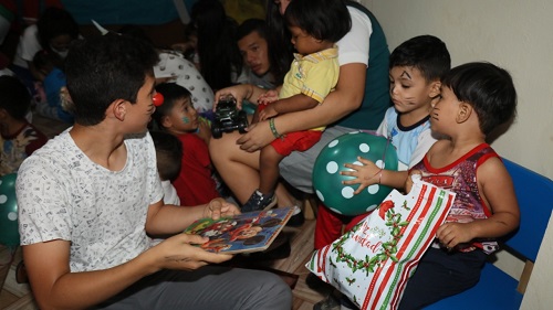 En Puertas Negras niños y niñas de CDI recibieron regalos navideños