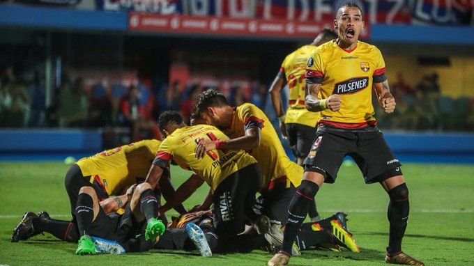 Barcelona marca la historia gana 4-0 al Cerro Porteño