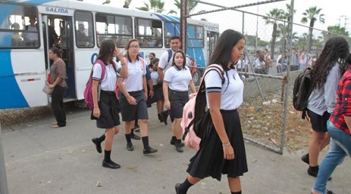 Gobierno autorizará a ciertos colegios privados y públicos de la Costa iniciar clases el 18 de mayo