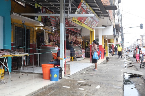 En Babahoyo se realizó el control de comerciantes ambulantes