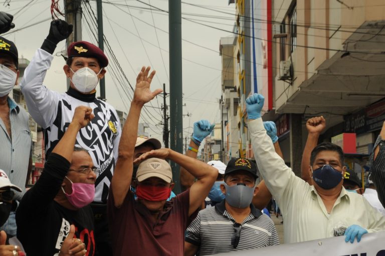 Militares en servicio pasivo protestaron en Quevedo