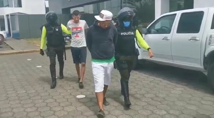 Dos detenidos por tenencia ilegal de un arma de fuego, en Quevedo