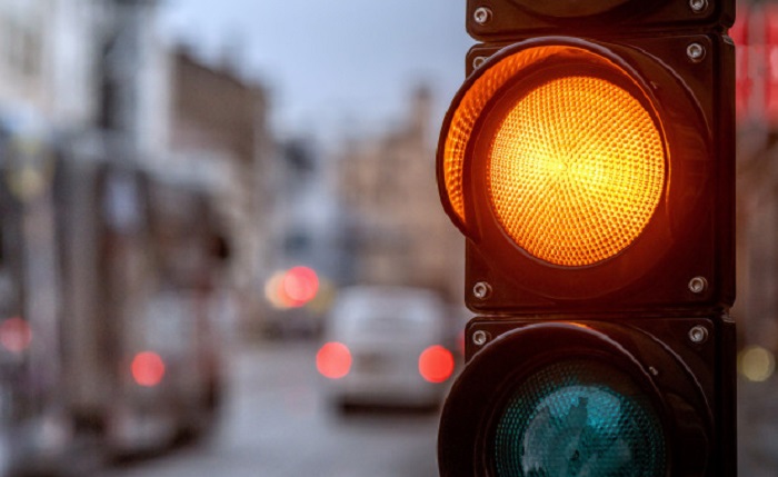 Este jueves 18 de junio, en semáforo amarillo pueden circular carros de placas pares; en rojo aquellos cuyas placas terminan en 6, 7 , 8 y 0